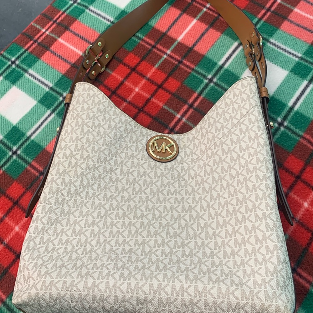 Authentic Michael Kors shoulder satchel bag